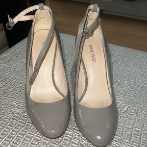 Nine West a gray Heel with Strap